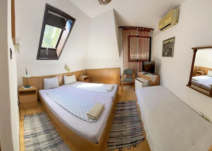 Pensiune Pestujhely Panzio-etterem 3*