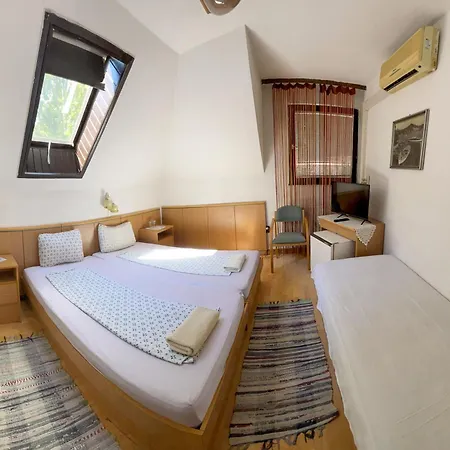 Pensionat Pestujhely Panzio-etterem 3*